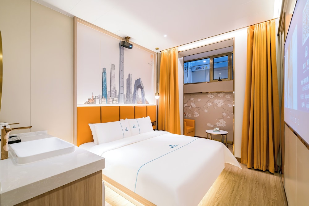 Dequan Luxury Hotel (Beijing CBD Jingguang Center Branch) 7/20