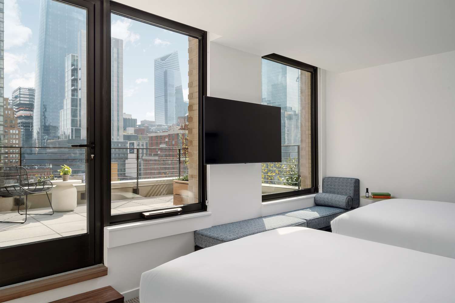 room, 2 double beds, terrace