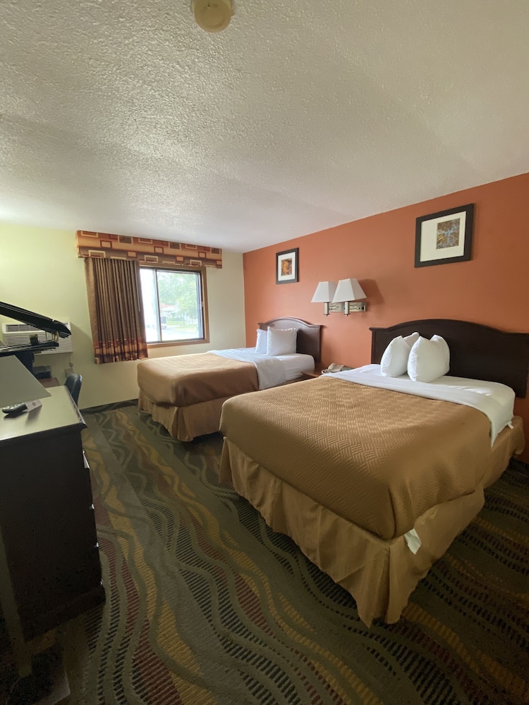 Travelodge by Wyndham La Porte/Michigan City Area 13/50