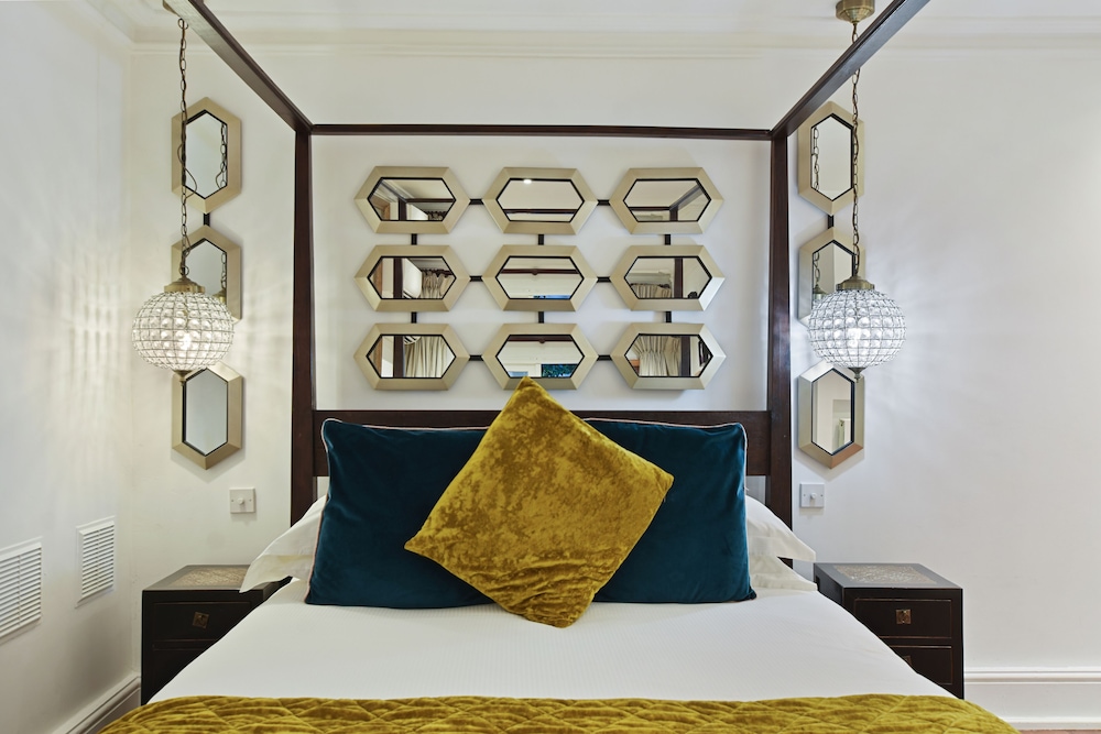 Twenty Nevern Square Hotel 19/49