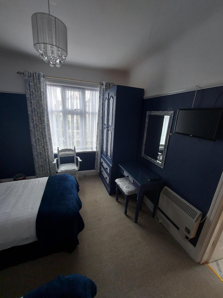 The Hilary Guest House 26/43