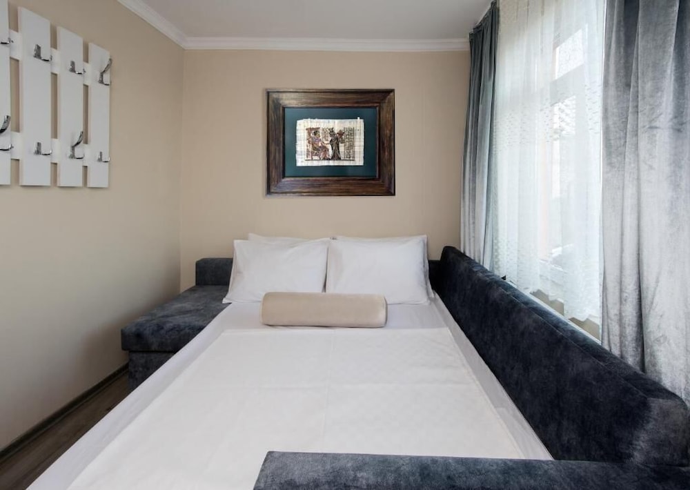 Carvan Hotel 18/55