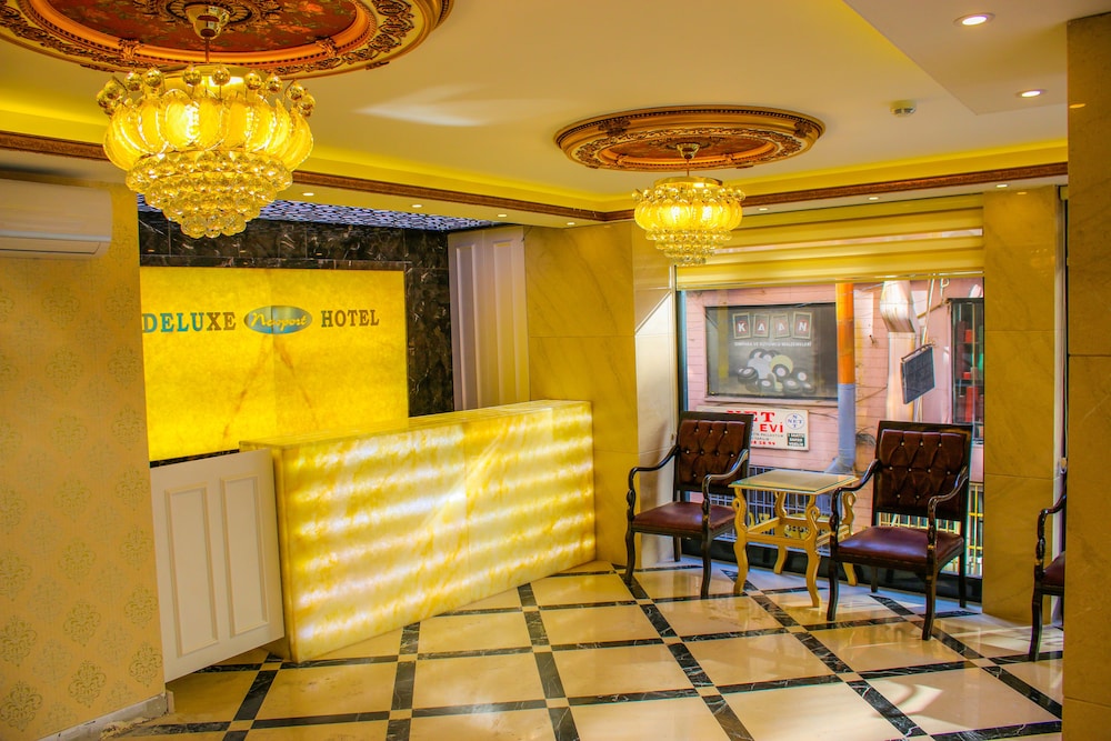 Deluxe Newport Hotel 6/54