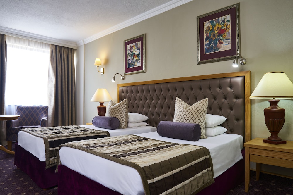 Movenpick Hotel Windhoek 20/70