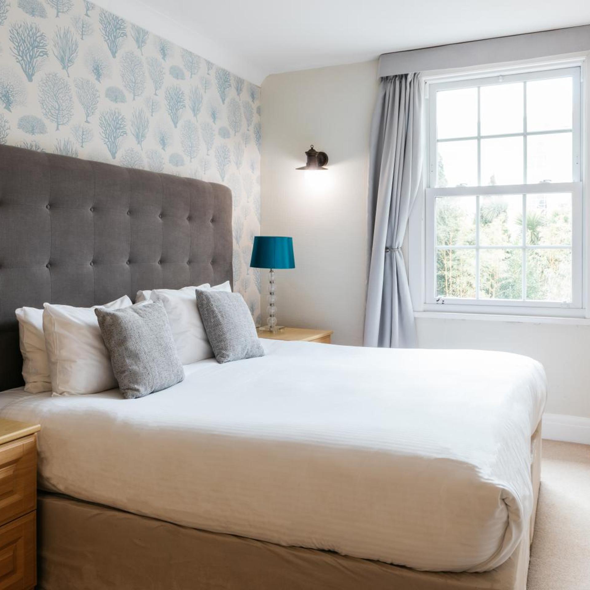 Superior, Double or Twin Bed, Inland View