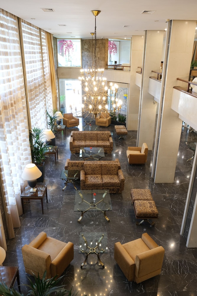 Ilisia Hotel 60/68
