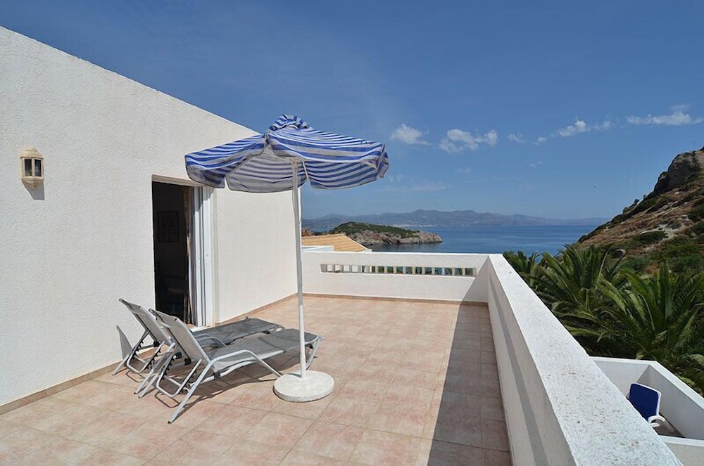 Istron Bay Hotel 58/60