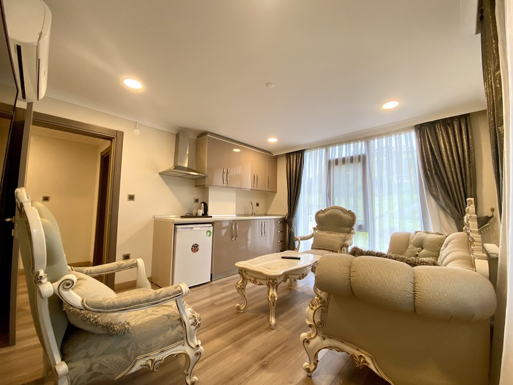 Caykent Suites Deluxe Hotel 27/50