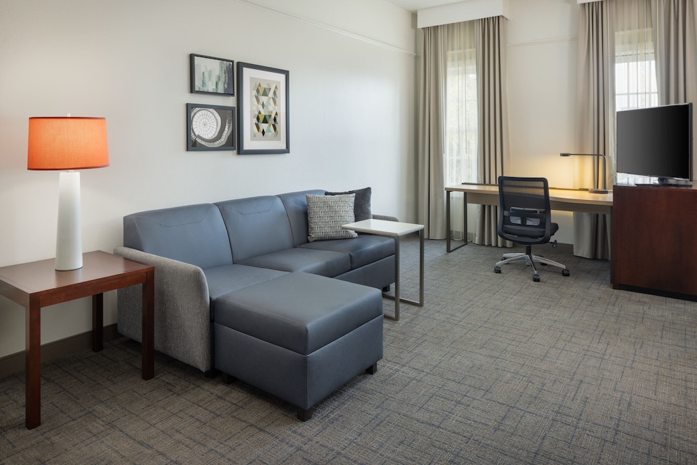 Residence Inn by Marriott Savannah Downtown/Historic District 24/50