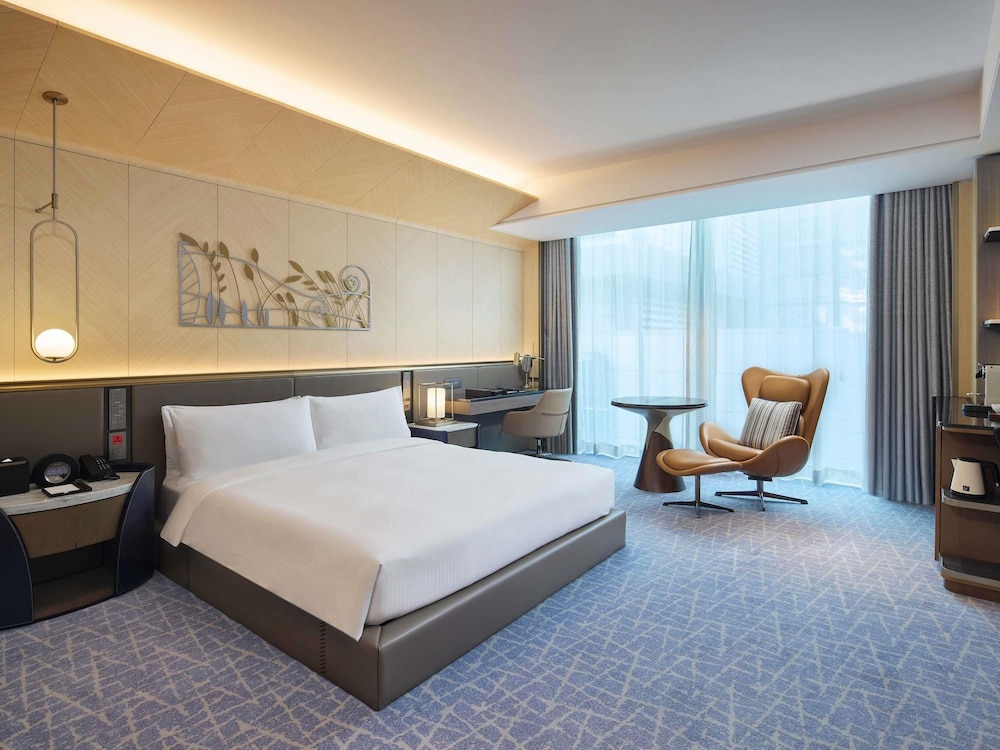 Fairmont, King Bed, Accessible