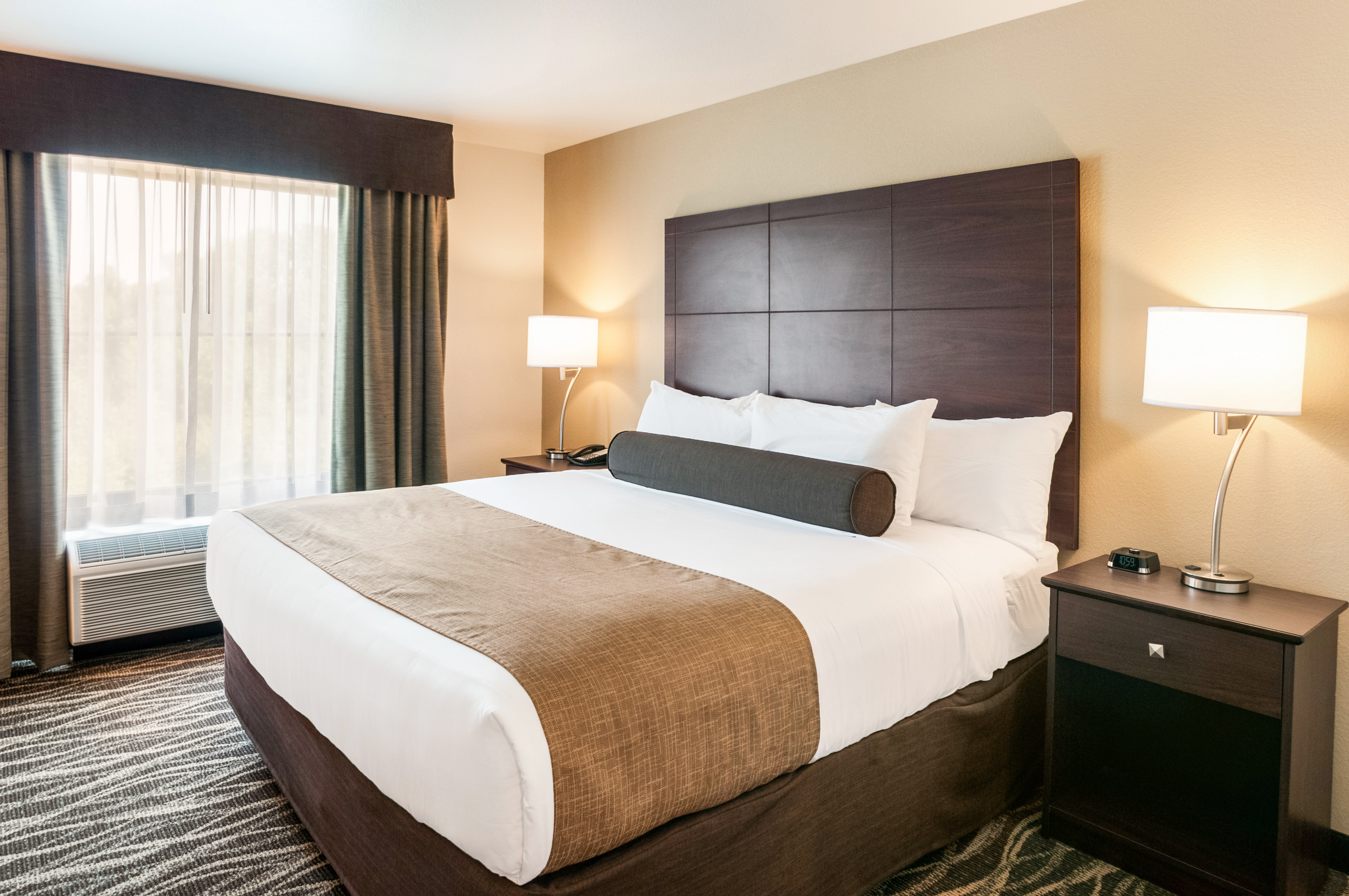 Cobblestone Hotel & Suites - Appleton International Airport 16/62