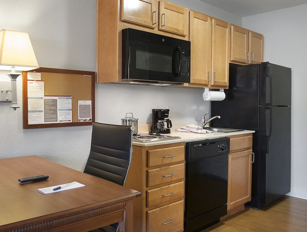 Candlewood Suites Savannah Airport 40/58