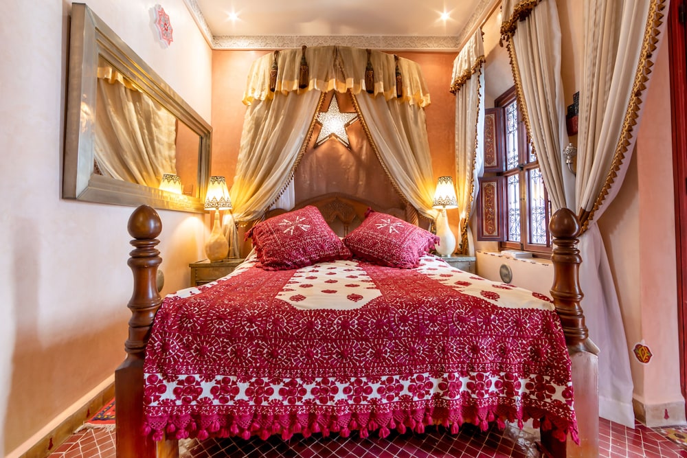 Riad Hikaya 12/50