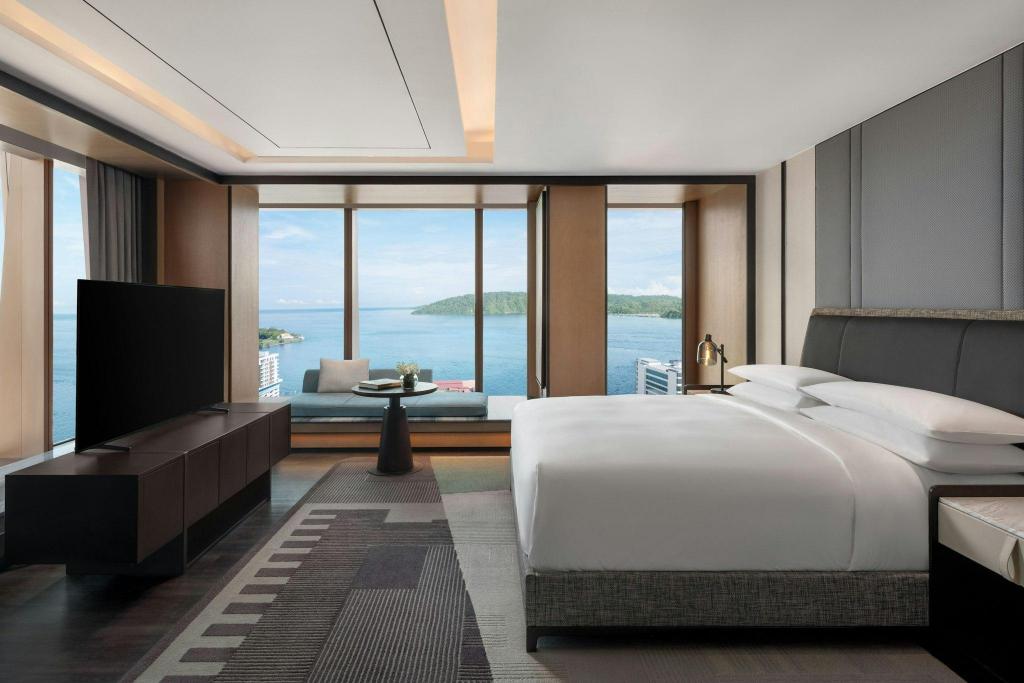 1 Bedroom, Presidential, Suite, King Bed, Sea View, Executive Lounge Access