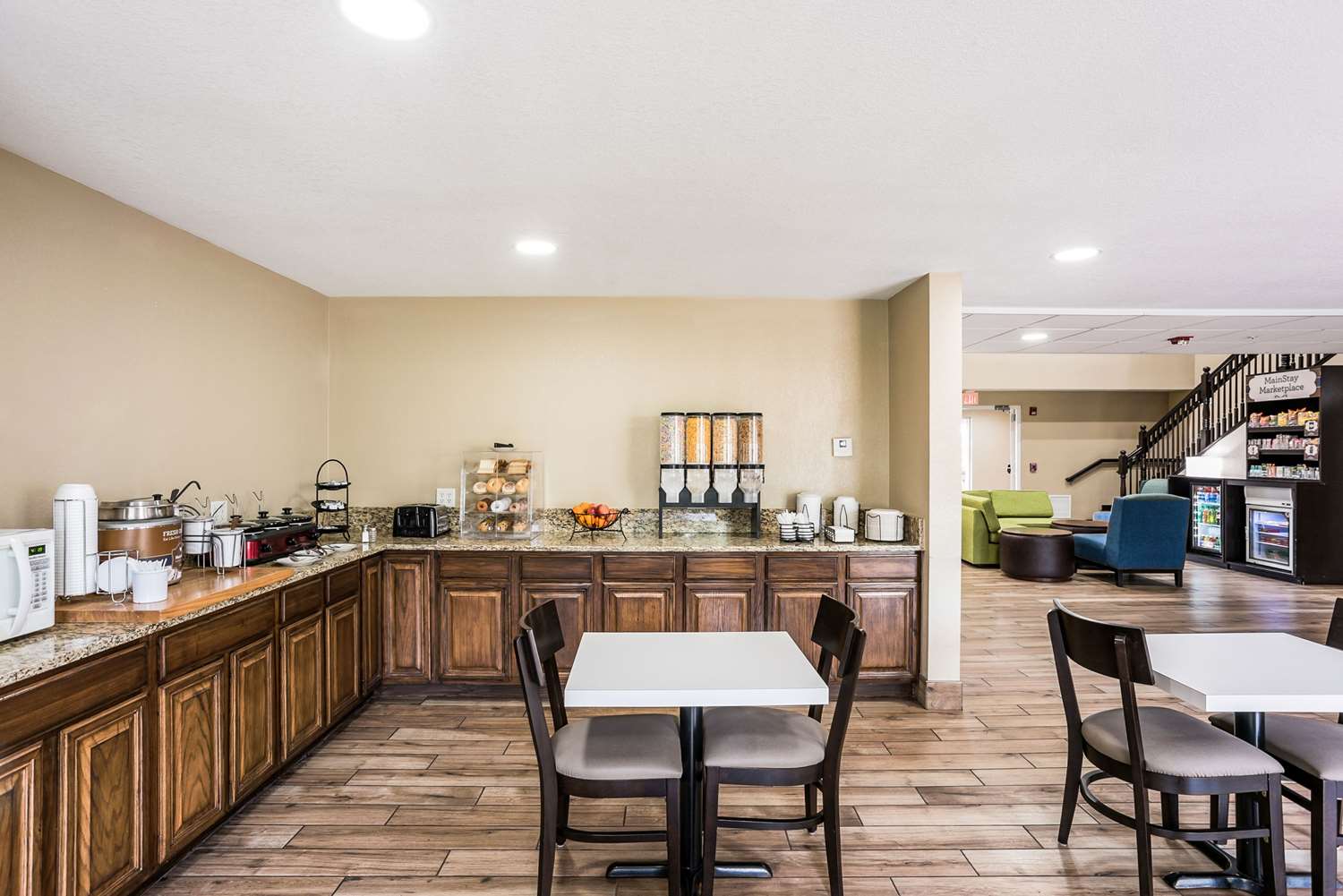 MainStay Suites Cedar Rapids North - Marion 16/22