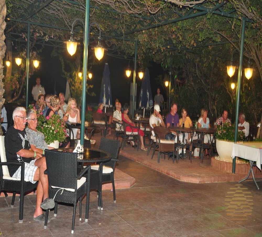 Azak Hotel 36/42