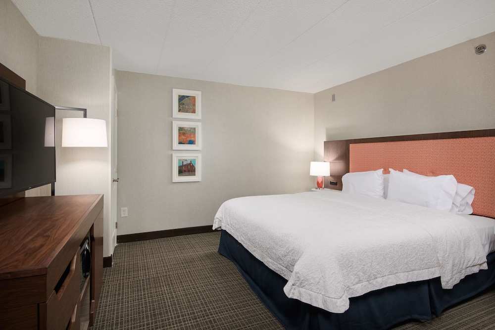 Hampton Inn Fairfax City 12/40