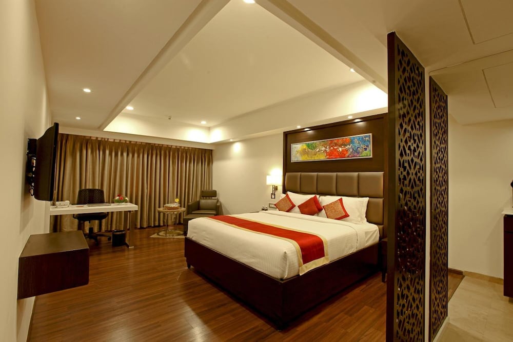 Goutham Grand Hotel 10/26