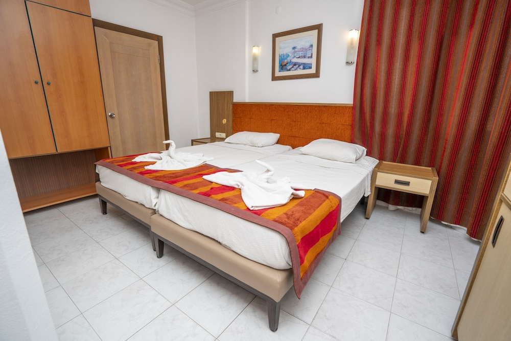 Carmen Suite Hotel 14/32
