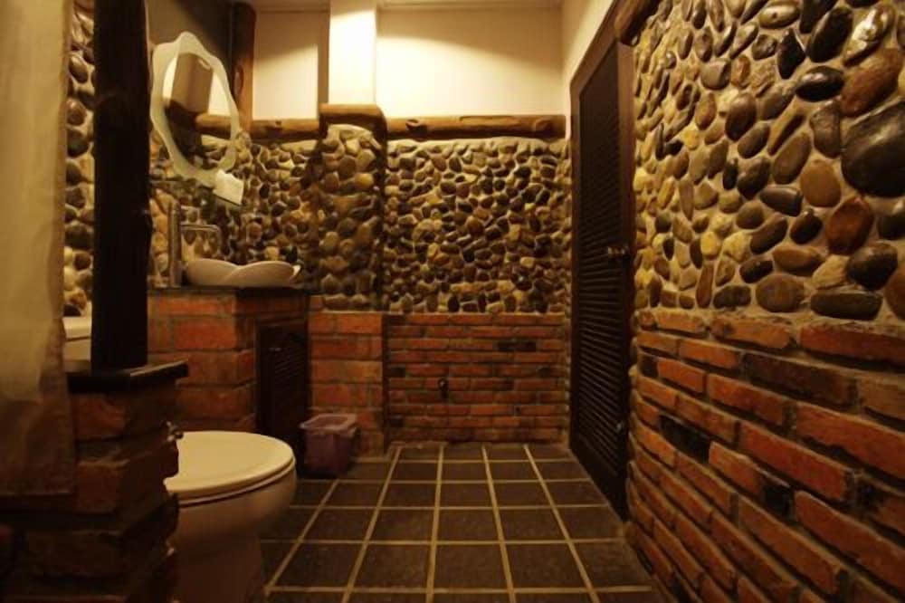 Pathu Resort Ranong 25/26