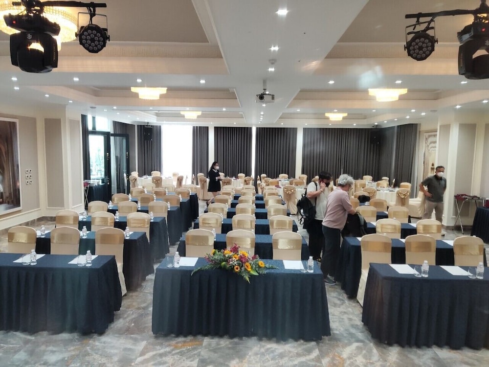 Phu Thang Grand Hotel 44/50