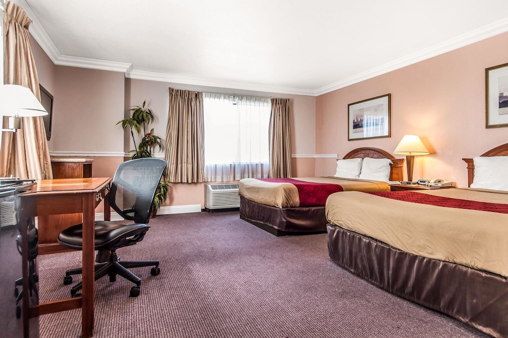 Econo Lodge Castro Valley 34/56