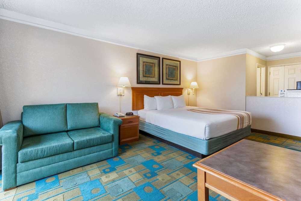 La Quinta Inn And Suites By Wyndham Redding 25/49