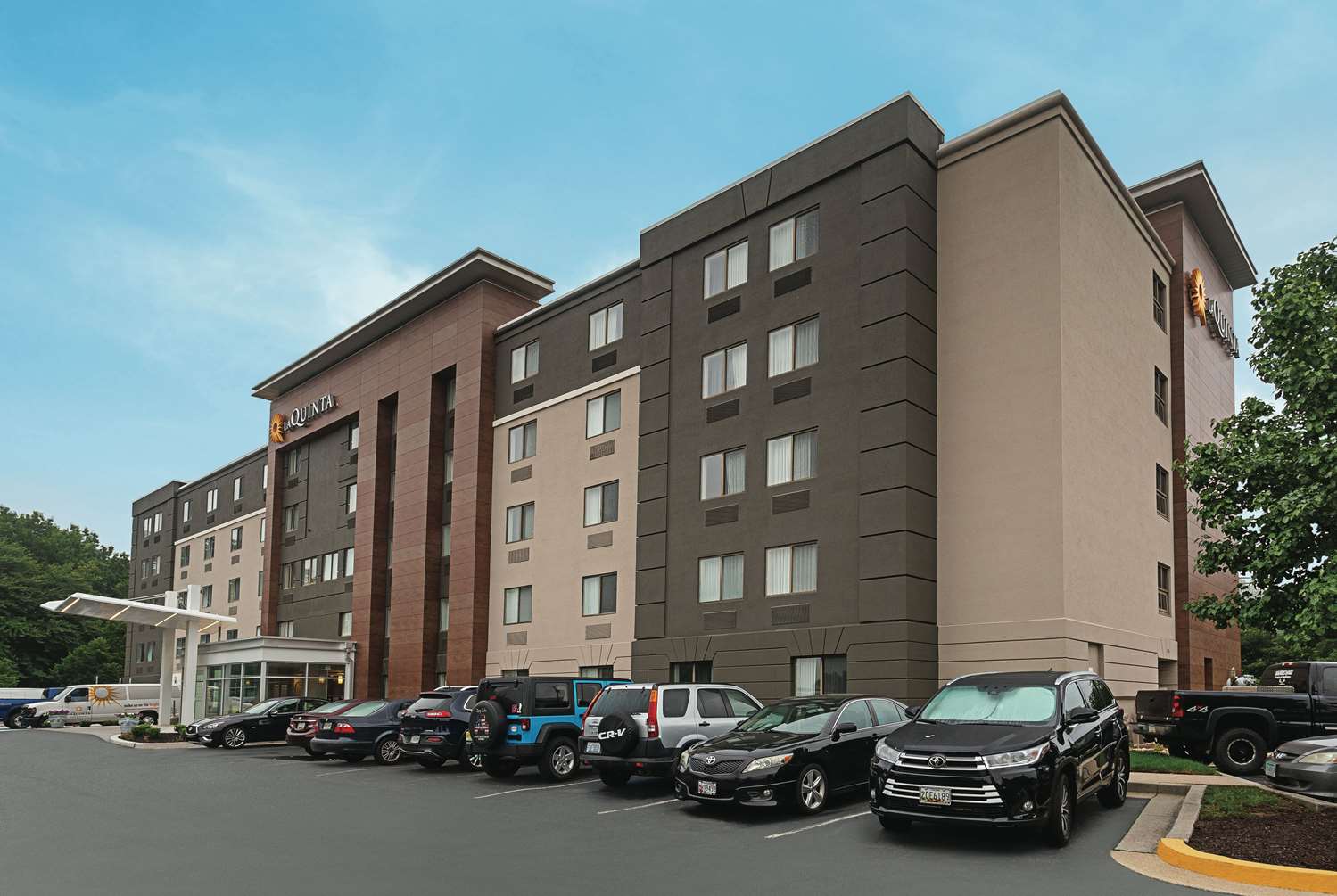 La Quinta Inn & Suites by Wyndham Baltimore BWI Airport 40/52