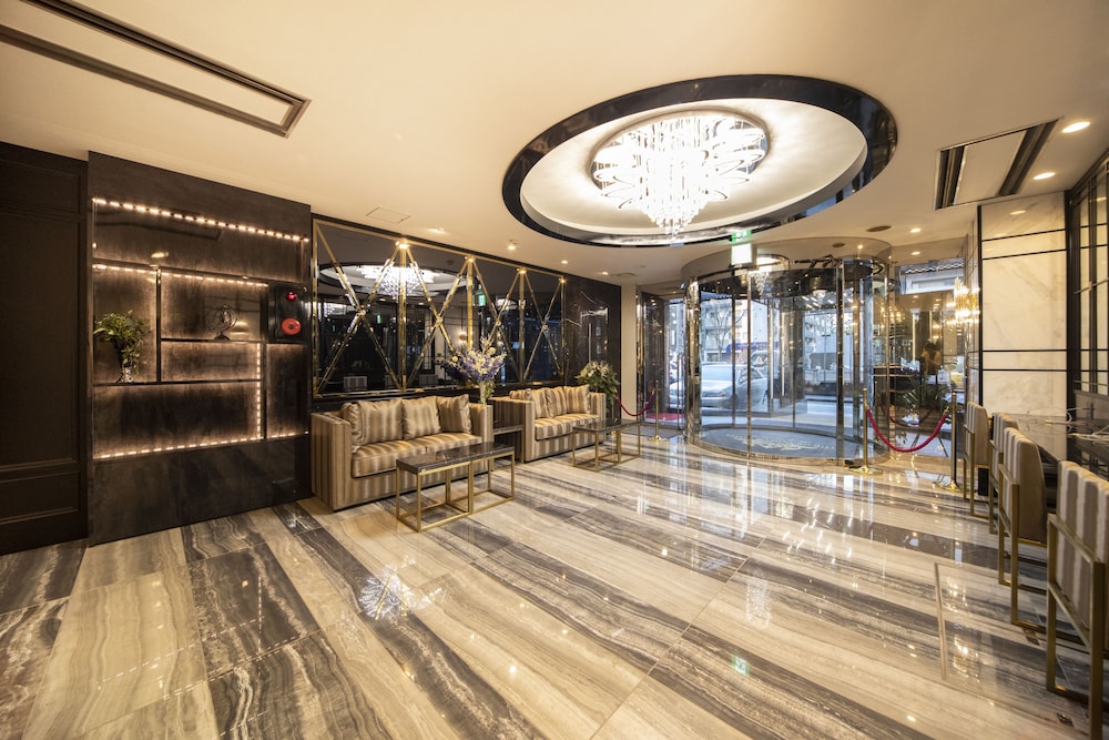 The Grandeur Hotel 11/40
