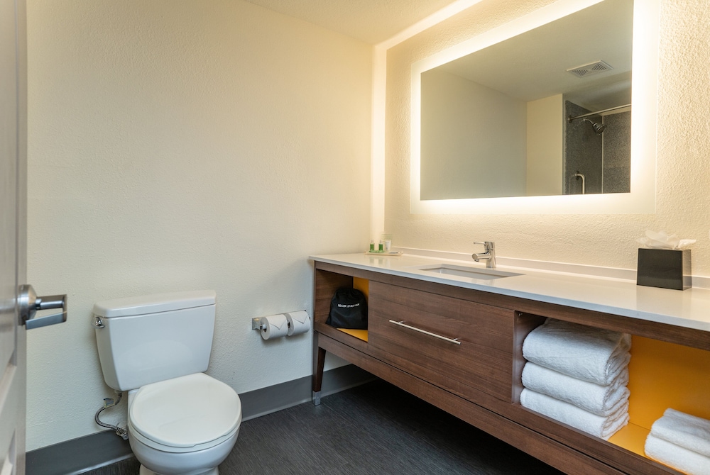 Holiday Inn Hotel And Suites Beaufort Highway 21 10/44