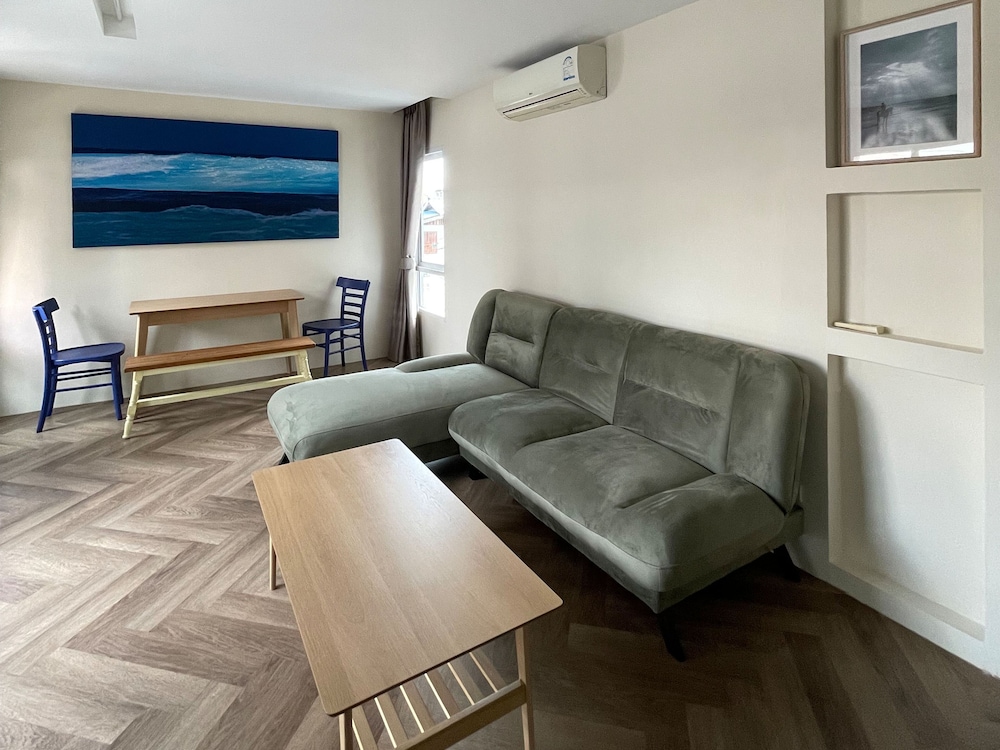Hub Hua Hin 57 Hotel 56/72