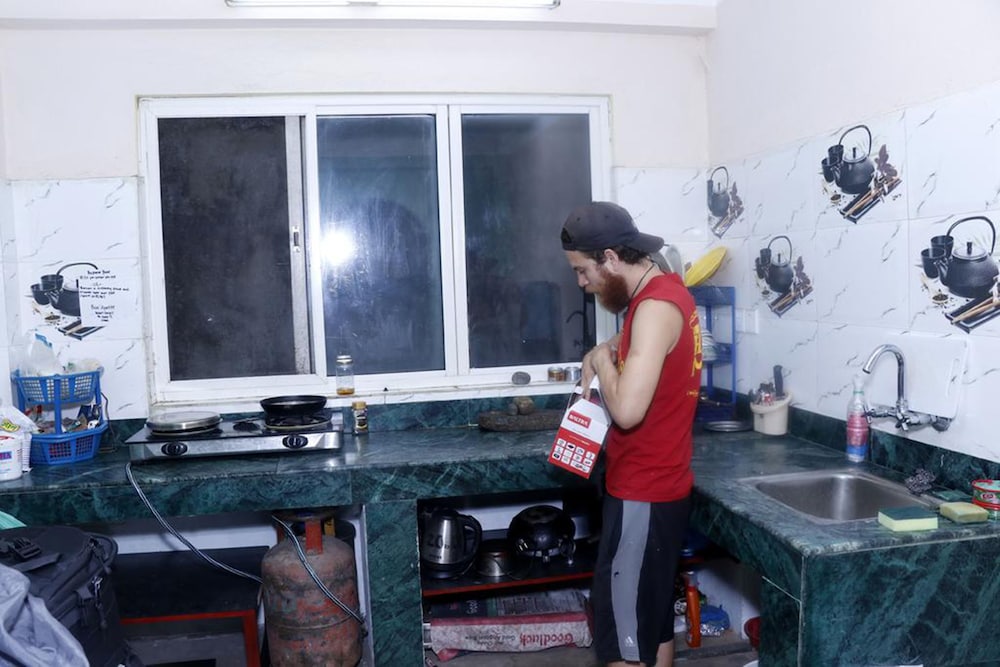 Sara's Backpackers Hotel 63/74