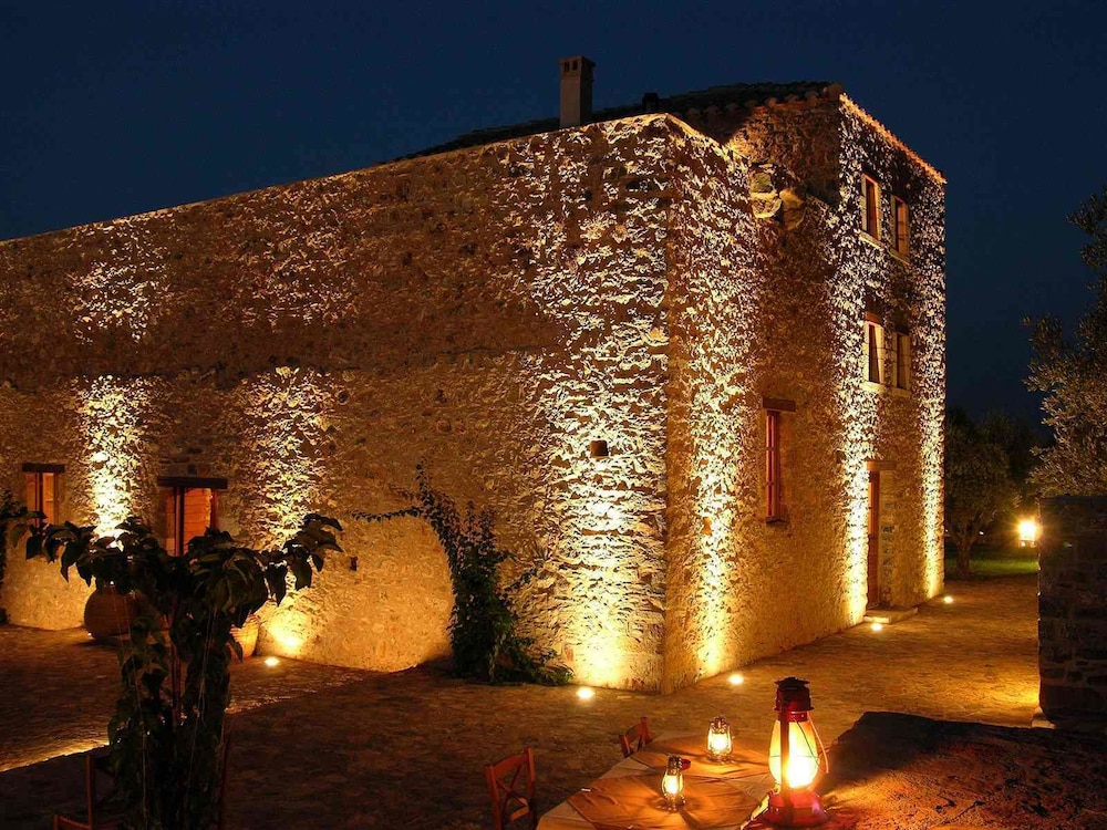 Liotrivi Historical Mansion & Boutique Hotel 66/71