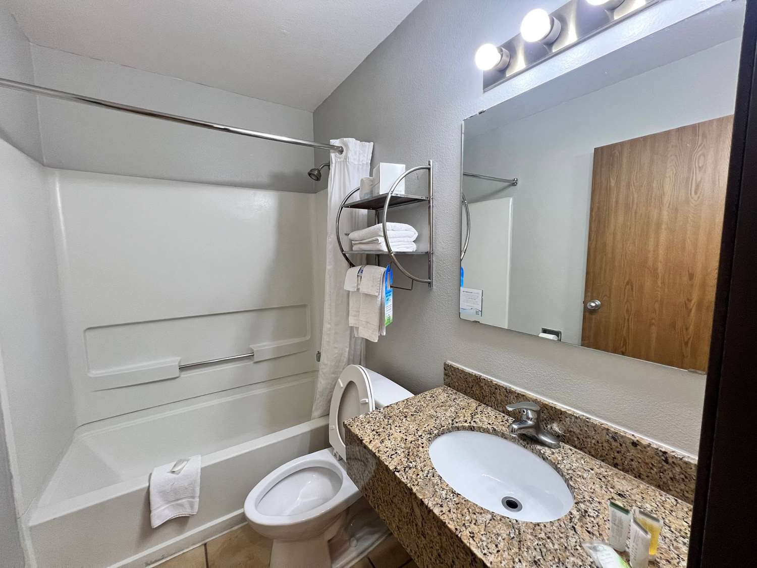 Antelope Inn & Suites 32/33