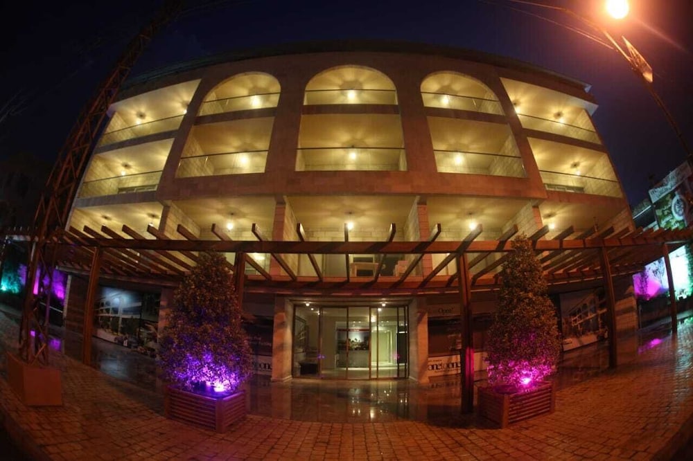 ONE TO ONE HOTEL in DHOUR CHOUEIR