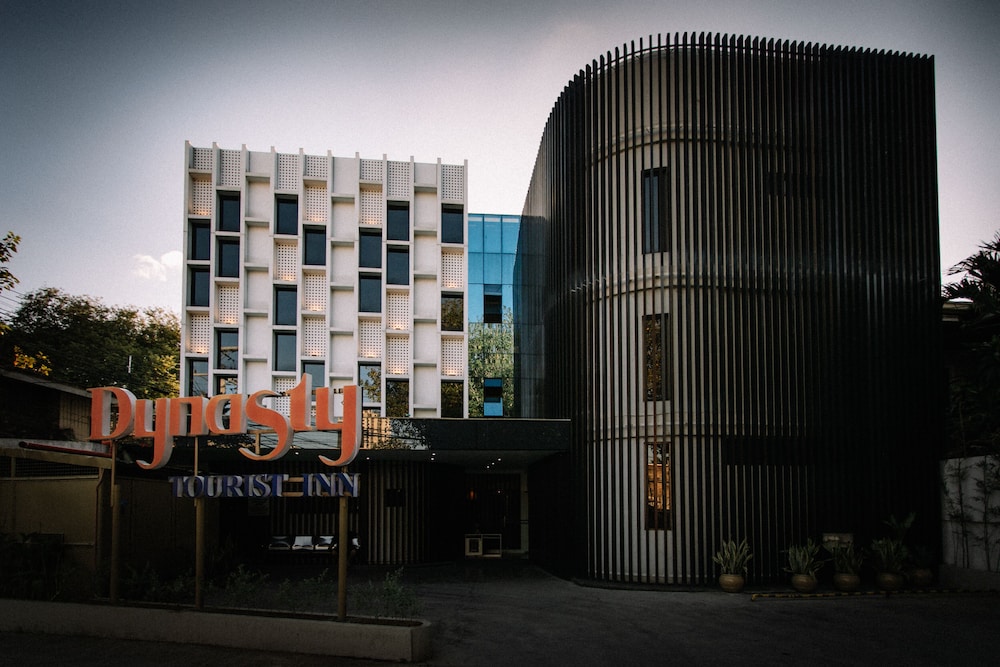 Dynasty Tourist Inn 3/69