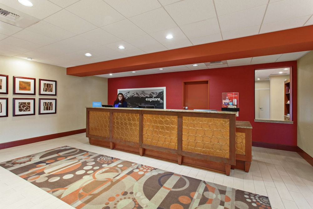 Hampton Inn and Suites Seattle-Airport/28th Ave 4/31