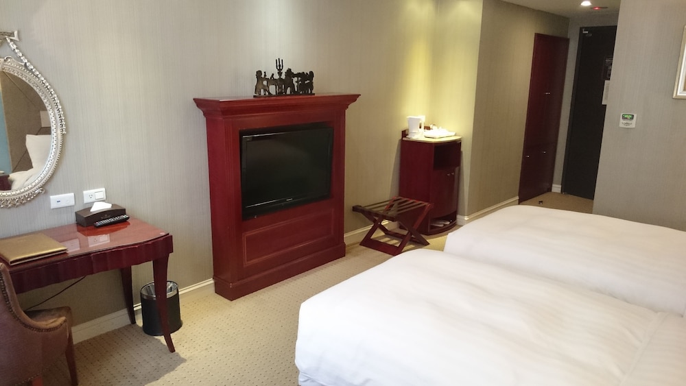 MRT Hotel 15/59