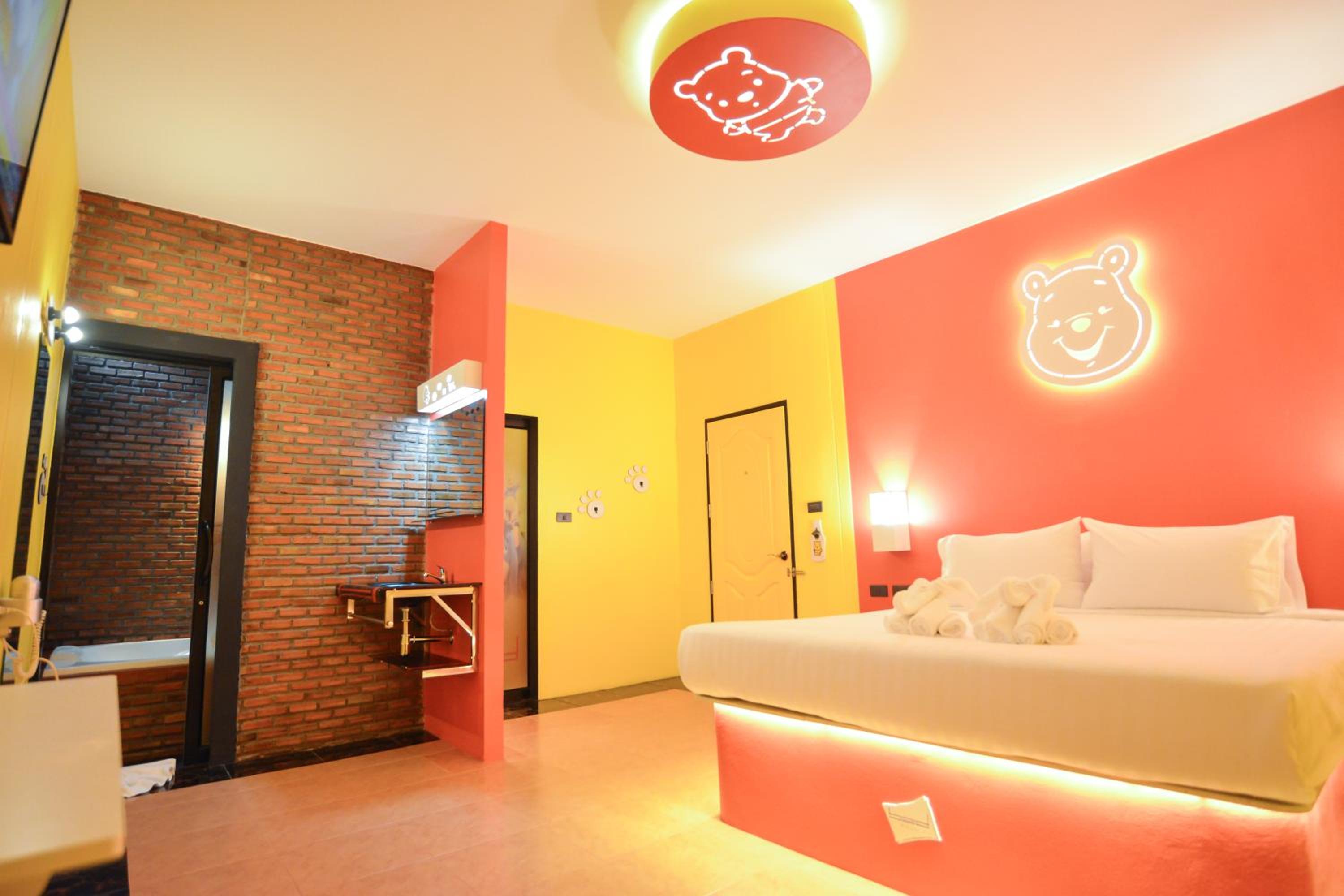 Suite, King Bed, 3 King Beds, Bed Villa Resort Chaing Rai 4/10