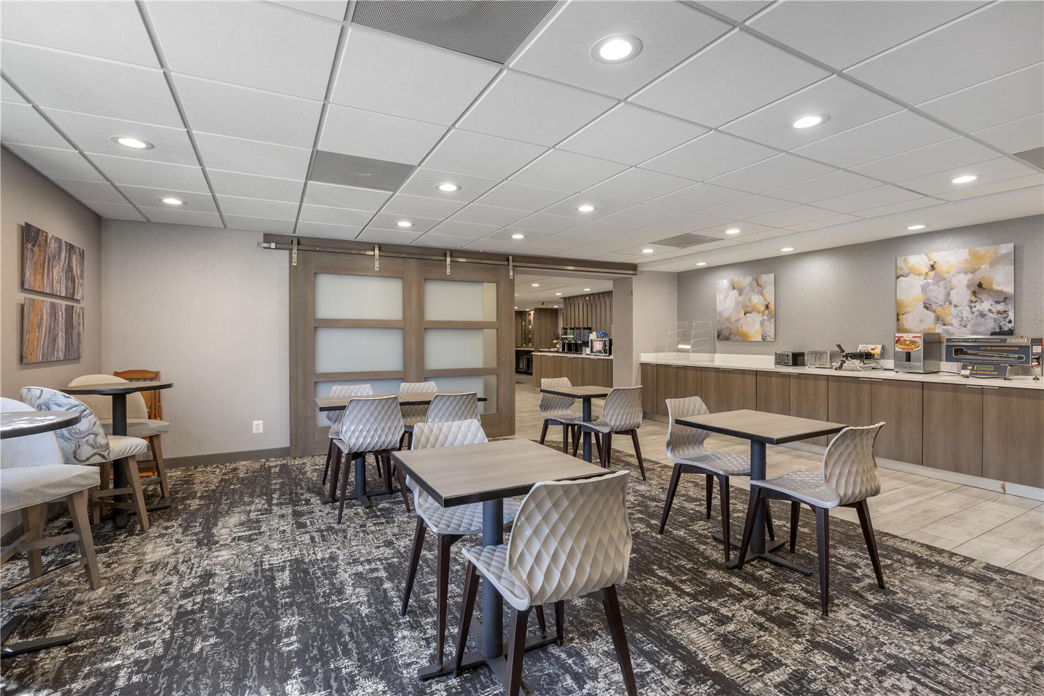 Surestay Plus Hotel By Best Western Chicago Lombard 19/36