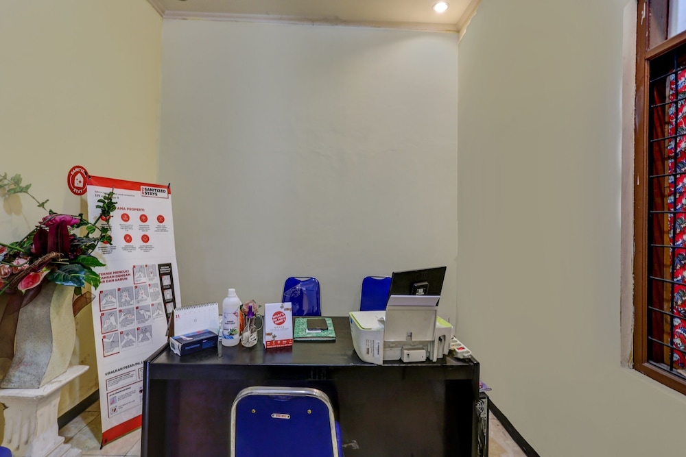 OYO 3767 Permata House 9/19