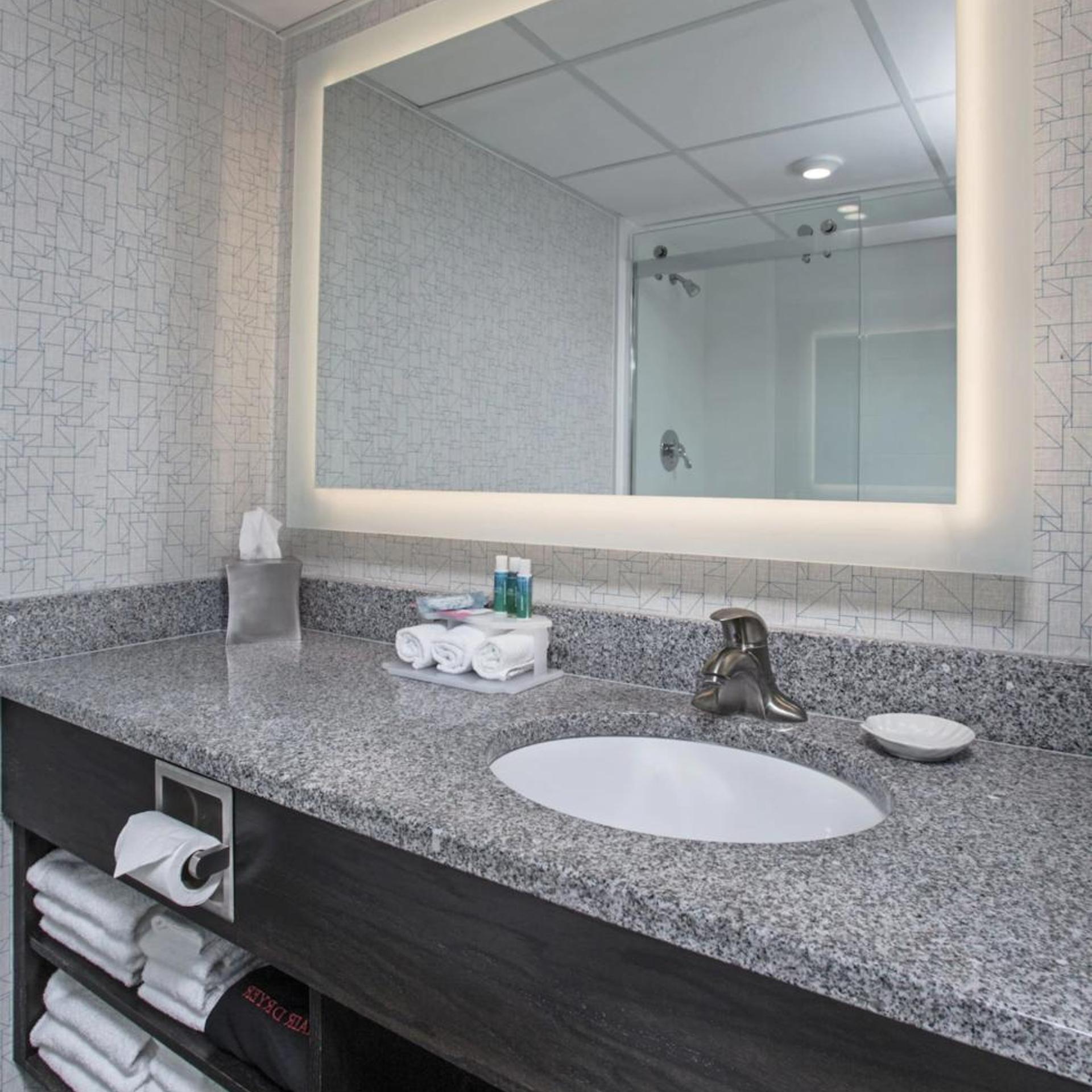 غرفة بسريرين كوين بإطلالة على المدينة، Holiday Inn Express Nags Head Oceanfront 4/5