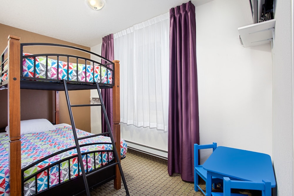 Ramada by Wyndham Red Deer Hotel & Suites 14/36