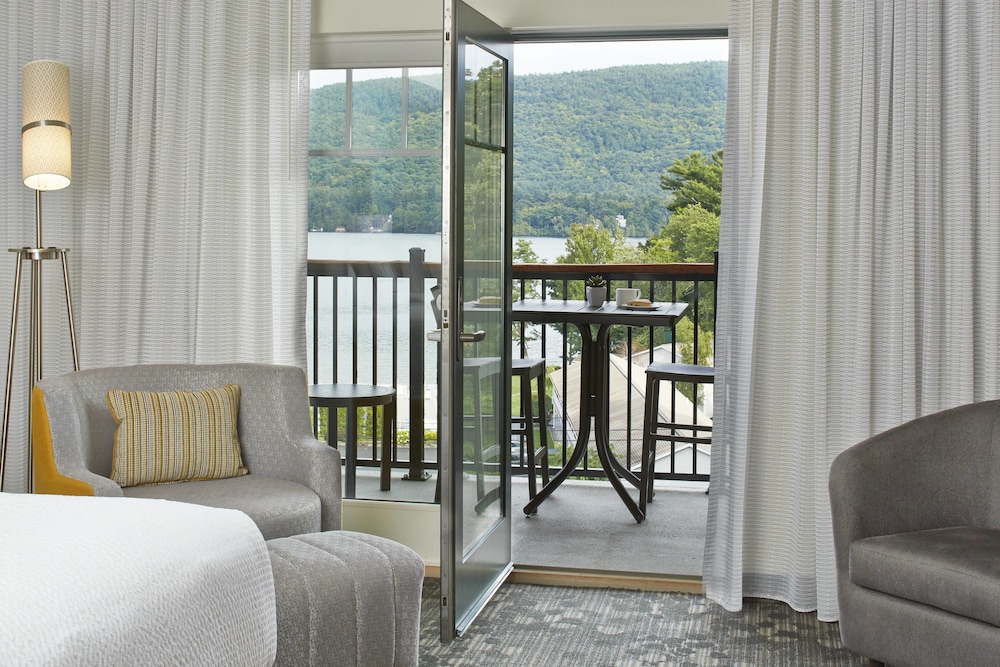 COURTYARD LAKE GEORGE 22/46