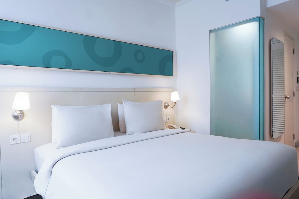 Urban, Deluxe, Queen Bed
