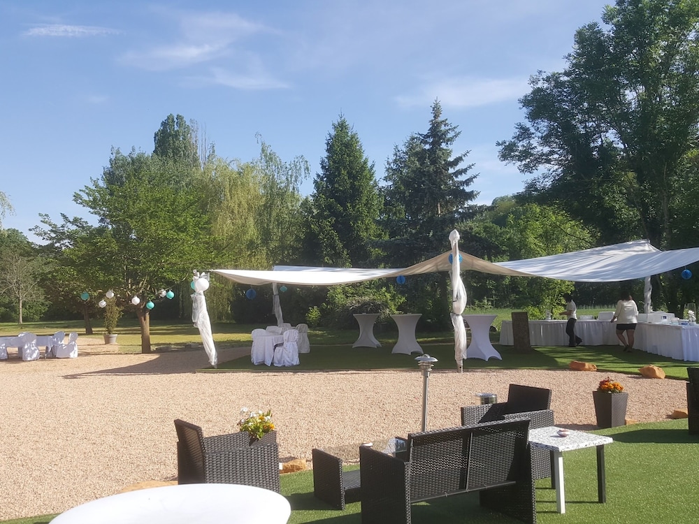 Domaine des Pierres Dorees 43/50