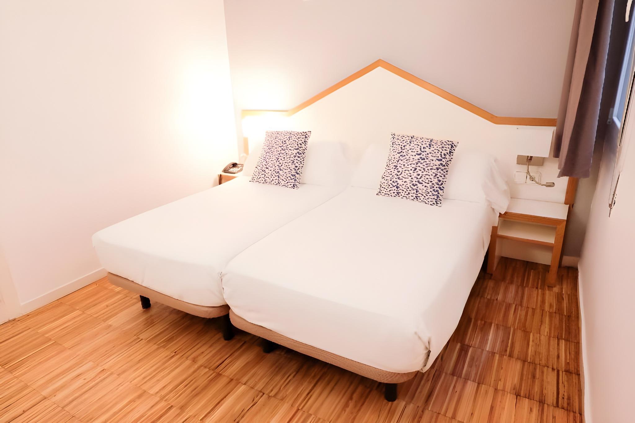 Room, Single, Double Bed