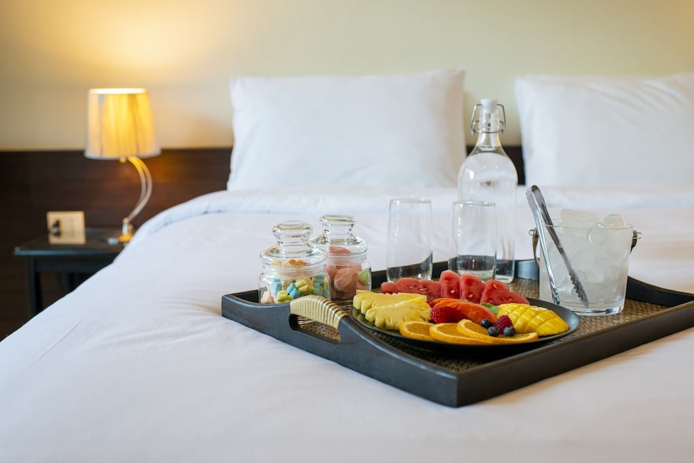 The Lokal Hotel Phuket 25/37