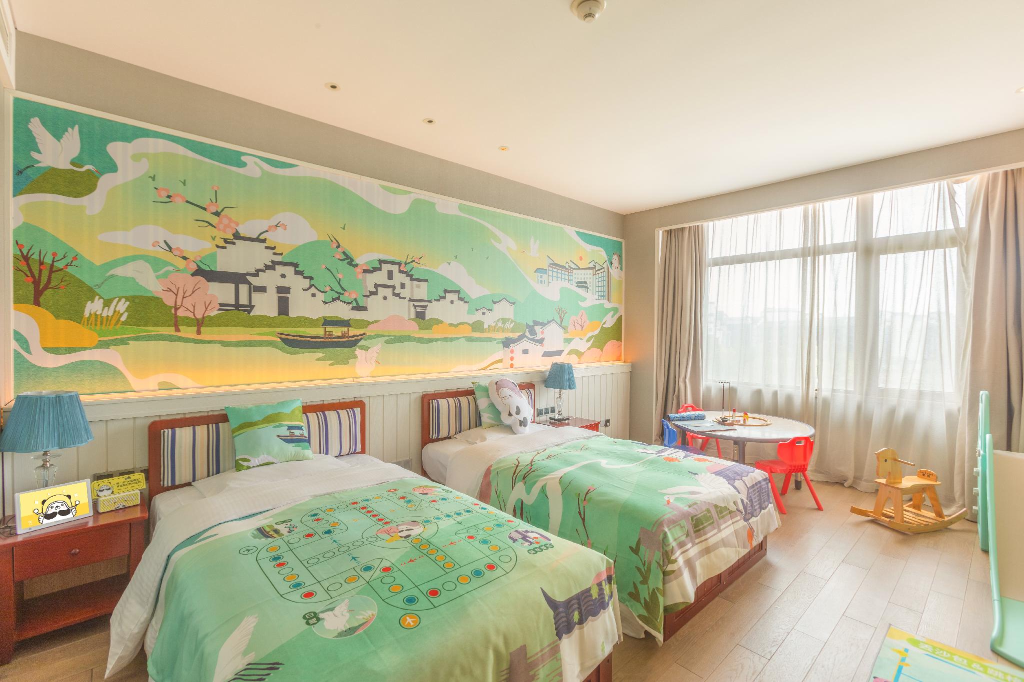 Kids Suite, Dream, Family, 1 King and 1 Single Beds