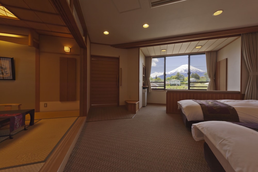 Ooike Hotel 12/50
